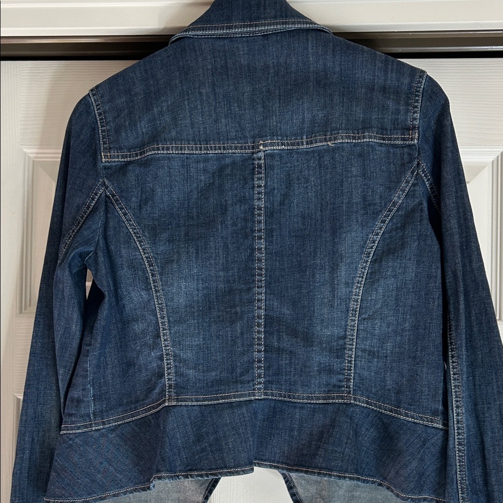 White House Black Market Women's Denim Jacket Fitted Silhouette Size 6 - Picture 4 of 10